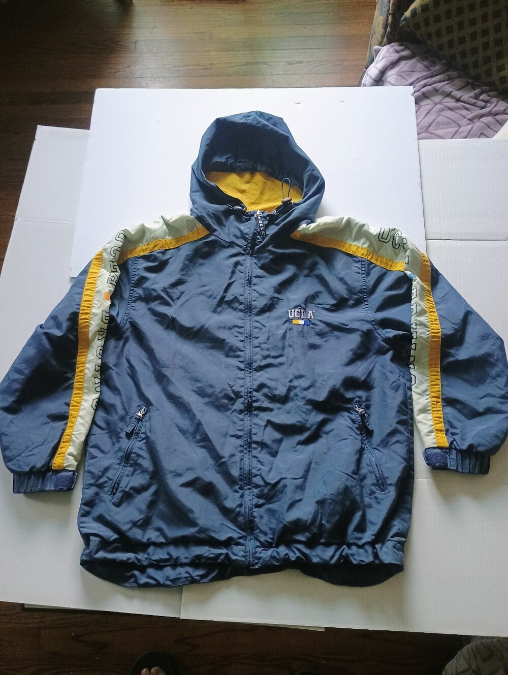 UCLA Bruins Full Zip Blue Windbreaker Jacket - Men’s Size XL Rare Vintage